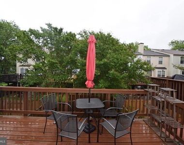 6560 Lochleigh Court - Photo Thumbnail 8