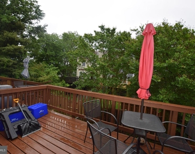 6560 Lochleigh Court - Photo Thumbnail 9