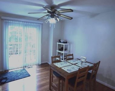 6560 Lochleigh Court - Photo Thumbnail 7