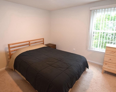6560 Lochleigh Court - Photo Thumbnail 16