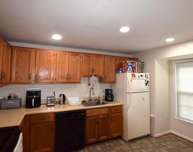 6560 Lochleigh Court - Photo Thumbnail 4
