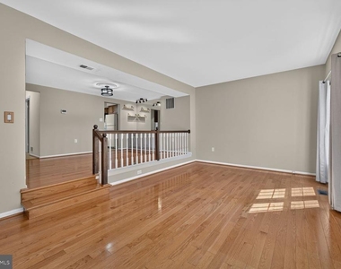 5619 Ridge View Drive - Photo Thumbnail 7