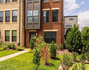 13001 Hattontown Square - Photo Thumbnail 1