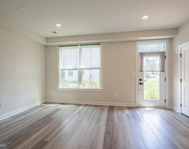 13001 Hattontown Square - Photo Thumbnail 13