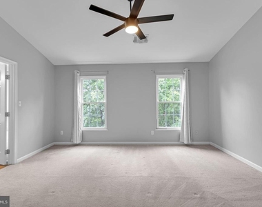 6880 Ridge Water Court - Photo Thumbnail 9