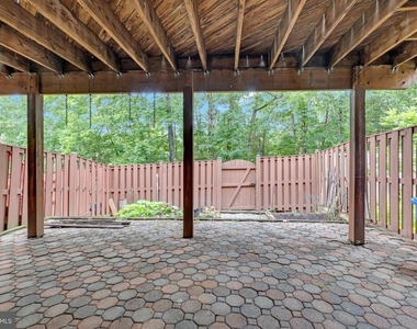 6880 Ridge Water Court - Photo Thumbnail 24