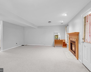 6880 Ridge Water Court - Photo Thumbnail 19