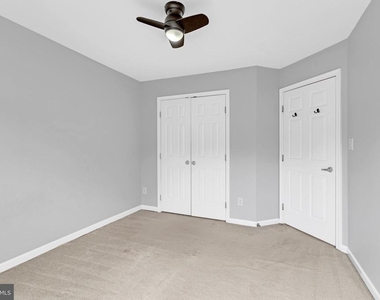 6880 Ridge Water Court - Photo Thumbnail 14