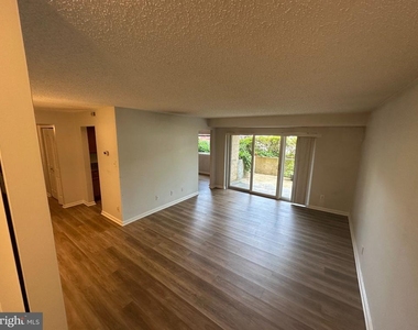 10223 Valentino Drive - Photo Thumbnail 12