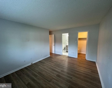 10223 Valentino Drive - Photo Thumbnail 5