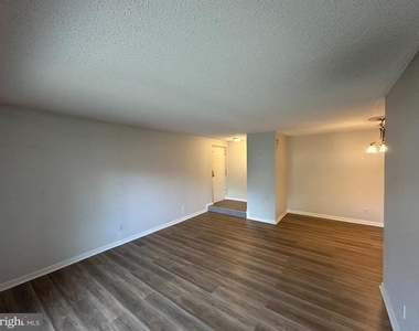 10223 Valentino Drive - Photo Thumbnail 14