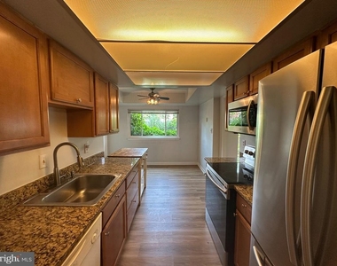 10223 Valentino Drive - Photo Thumbnail 2