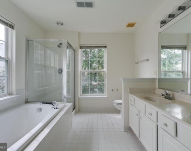 13129 Park Crescent Circle - Photo Thumbnail 30