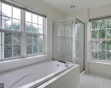 13129 Park Crescent Circle - Photo Thumbnail 32