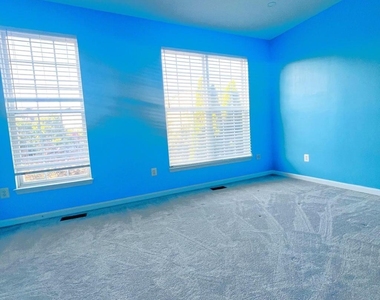 13129 Park Crescent Circle - Photo Thumbnail 18
