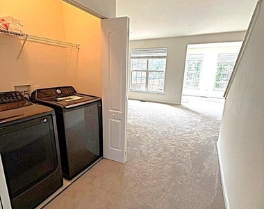 13129 Park Crescent Circle - Photo Thumbnail 23