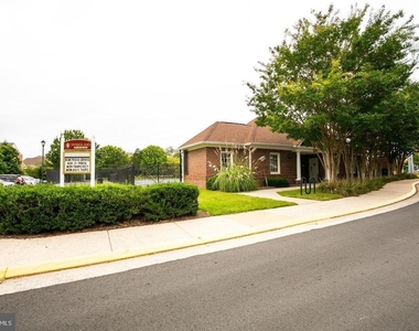 13129 Park Crescent Circle - Photo Thumbnail 36