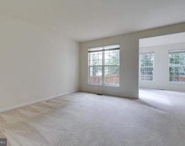 13129 Park Crescent Circle - Photo Thumbnail 15