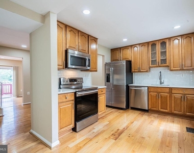5844 Banning Place - Photo Thumbnail 11