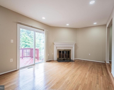 5844 Banning Place - Photo Thumbnail 21