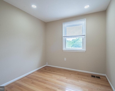 5844 Banning Place - Photo Thumbnail 30