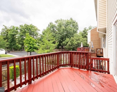 5844 Banning Place - Photo Thumbnail 32