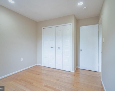 5844 Banning Place - Photo Thumbnail 29