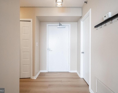 5501 Seminary Road - Photo Thumbnail 6