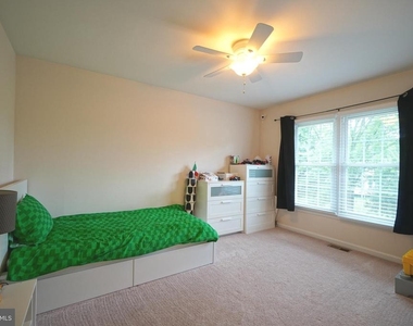 1432 Powells Tavern Place - Photo Thumbnail 18