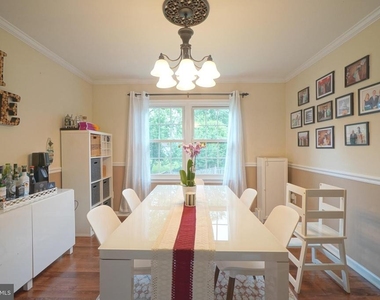 1432 Powells Tavern Place - Photo Thumbnail 3
