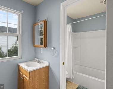 3412 Clayborne Avenue - Photo Thumbnail 12