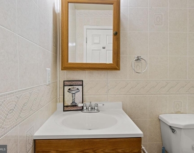 3412 Clayborne Avenue - Photo Thumbnail 11