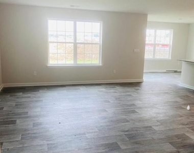 110 Gossard Way - Photo Thumbnail 16