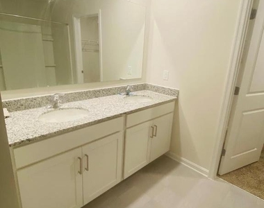 110 Gossard Way - Photo Thumbnail 13