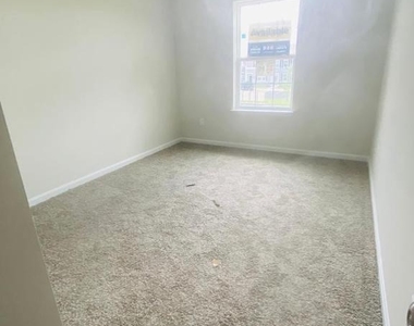 110 Gossard Way - Photo Thumbnail 9