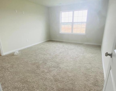 110 Gossard Way - Photo Thumbnail 10