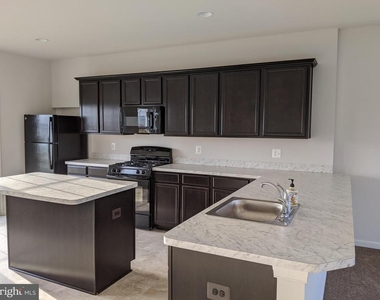224 Parkland Drive - Photo Thumbnail 13