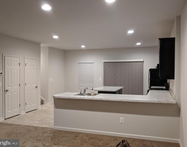 224 Parkland Drive - Photo Thumbnail 4