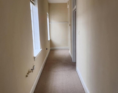1009 Princess Anne Street - Photo Thumbnail 6