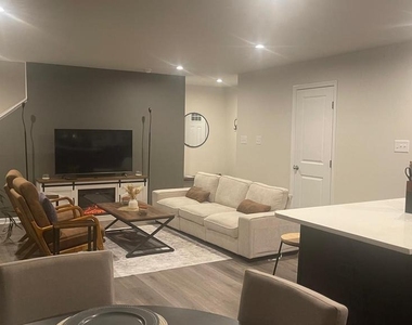 205 Thicket Drive - Photo Thumbnail 13
