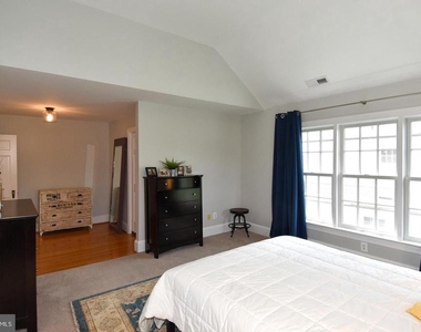 710 W View Terrace - Photo Thumbnail 30