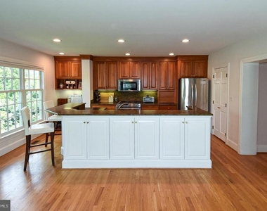 710 W View Terrace - Photo Thumbnail 16