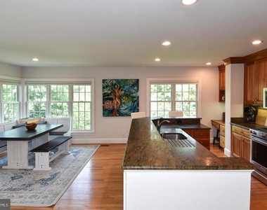 710 W View Terrace - Photo Thumbnail 15