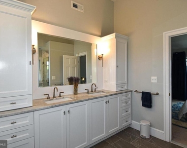 710 W View Terrace - Photo Thumbnail 35