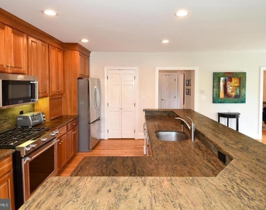 710 W View Terrace - Photo Thumbnail 20