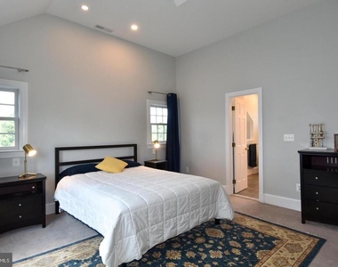 710 W View Terrace - Photo Thumbnail 31