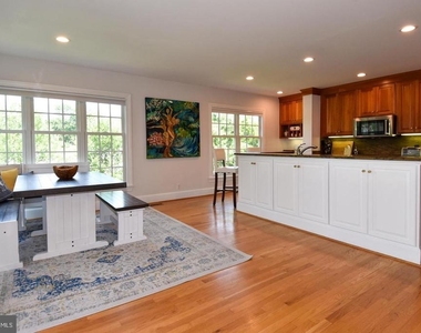 710 W View Terrace - Photo Thumbnail 25