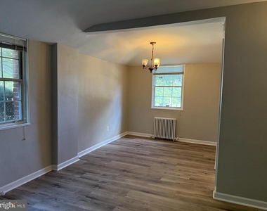 1304 N Meade Street - Photo Thumbnail 4