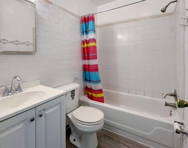 1811 E Sergeant Street - Photo Thumbnail 9