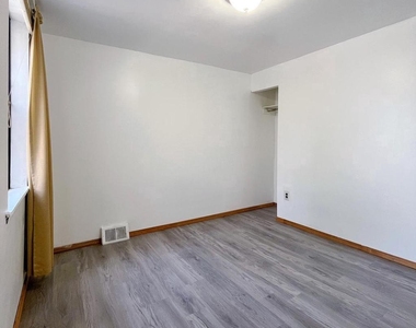 1811 E Sergeant Street - Photo Thumbnail 11